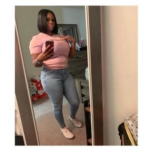 Meet your Posher, Carrie